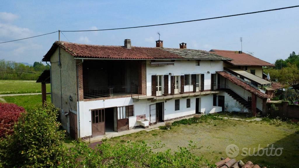 Rustico / Casale di 409 m² con 5 locali e box auto - Vista 5