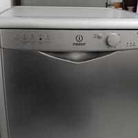 lavastoviglie Indesit a libera installazione 