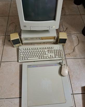 Computer IBM 433SX e monitor IBM 6321