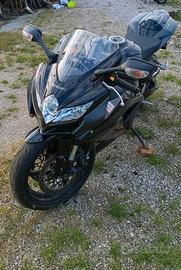 SUZUKI  GSX-R750