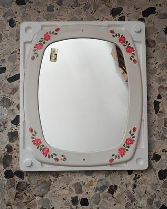 Specchio con cornice in plastica 