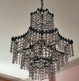 Lampadario vintage a gocce di cristallo