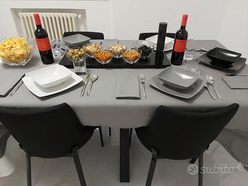 Tavolo in vetro temperato con 6 sedie