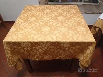 Tovaglie color oro