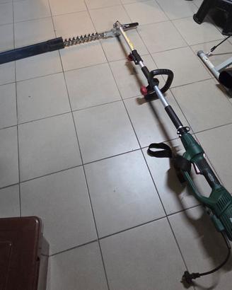 Decespugliatore telescopico elettrico Parkside.
