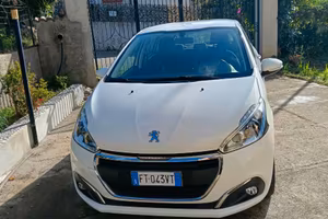Auto Peugeot 208