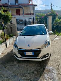 Auto Peugeot 208