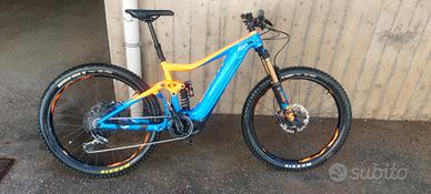 e bike  giant  tenuta bene