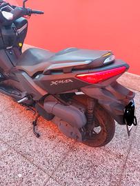 xmax 250 Momo design