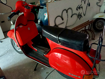 Vespa P200E