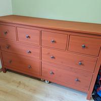 Cassettiera Ikea Hemnes rossa