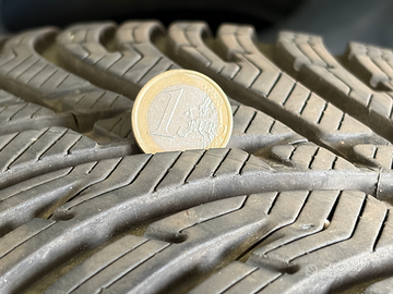 4 Gomme Invernali Kleber 215/45 R17 91V (6-7mm)