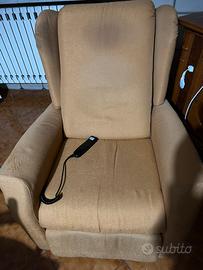 Poltrona reclinabile con telecomando