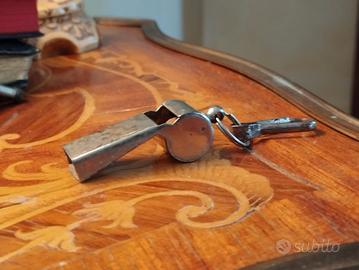 Fischetto arbitro in ottone cromato vintage 