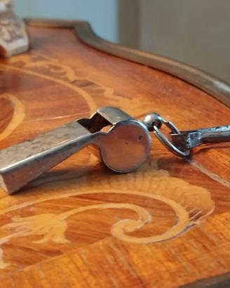 Fischetto arbitro in ottone cromato vintage 