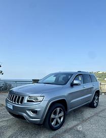 JEEP GRAND CHEROKEE OVERLAND NO SUPERBOLLO