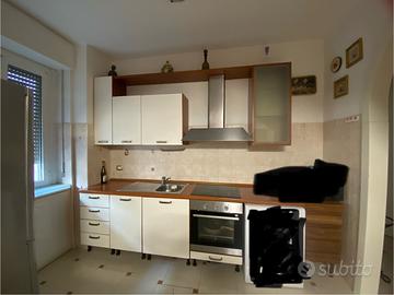 mobili cucina, sala e camera da letto