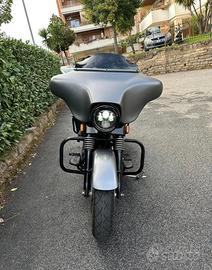 Harley Davidson Electra Glide FLHTC 2004
