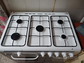 cucinotto con 5 fuochi + forno a gas ed elettrico 