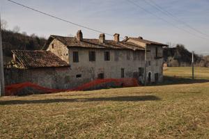 Rustico / Casale di 750 m² con più di 5 locali e b
