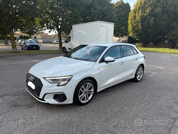 Audi A3 30 TDi 2.0 116cv 