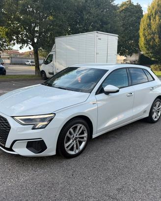 Audi A3 30 TDi 2.0 116cv 