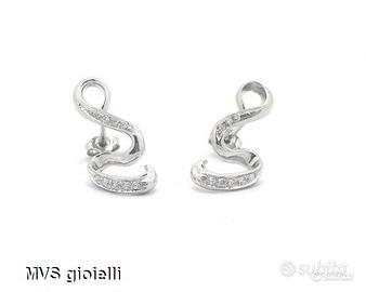 Orecchini in oro bianco con diamanti ct 0,16