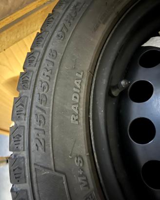 215 55 R16 invernali comprensivi di cerchi 5 fori 