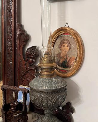 Lampada ad olio antica in ferro battuto
