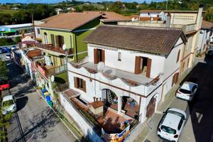 CASA SEMINDIPENDENTE A TARANO