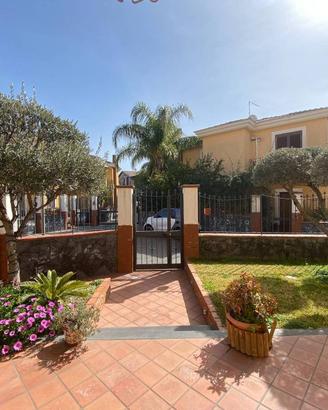 Villa di 200 m² con più di 5 locali e box auto a S