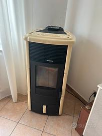Stufa a pellet rivestimento in ceramica