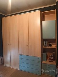 Cameretta in legno chiaro