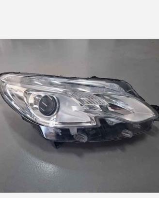 Faro fanale peugeot 2008