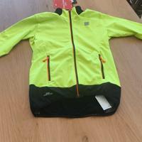 tisher e pantaloni per fondo