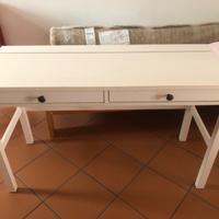 Scrivania Ikea Hemnes
