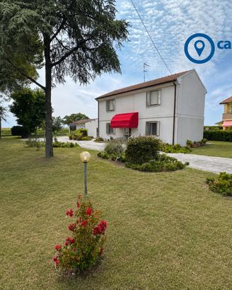 Casa singola con ampio parco a 2km dal mare
