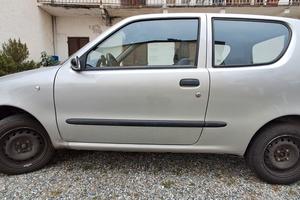 fiat 600  del 2001  benzina