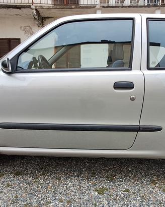 fiat 600  del 2001  benzina