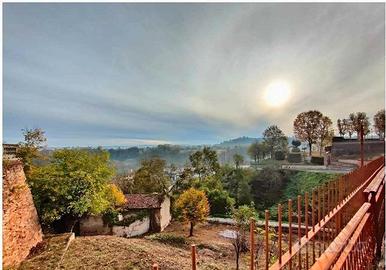 Privato vende villa centro storico e due immobili