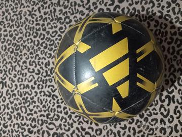 pallone da calcio adidas