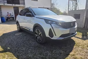PEUGEOT 3008 HYBRID4 4WD 300CV E-EAT8 