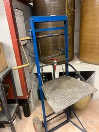 Carrello alza damigiane