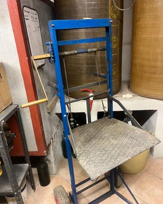 Carrello alza damigiane