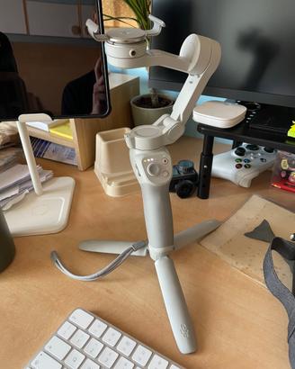Gimbal DJI Osmo Mobile 4 – Condizioni eccellenti