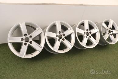Cerchi in lega Audi Q2 Q3 A4 A3 Golf 8K0071496