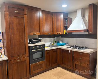 Cucina completa di elettrodomestici