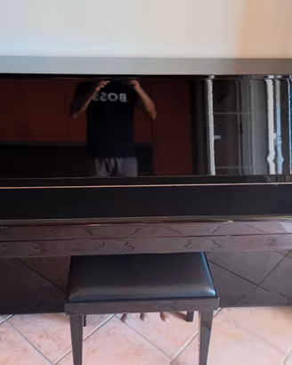 Pianoforte Verticale K. Eschenbach Nero Lucido + S