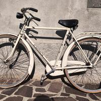 Bicicletta vintage con freni a bacchetta