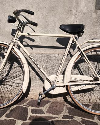 Bicicletta vintage con freni a bacchetta